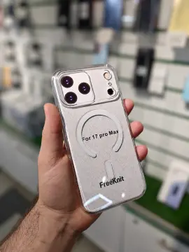 Чехлы на Iphone 17 Pro Max